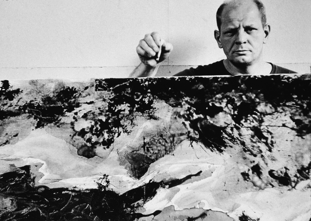 1949: Jackson Pollock makes a splash